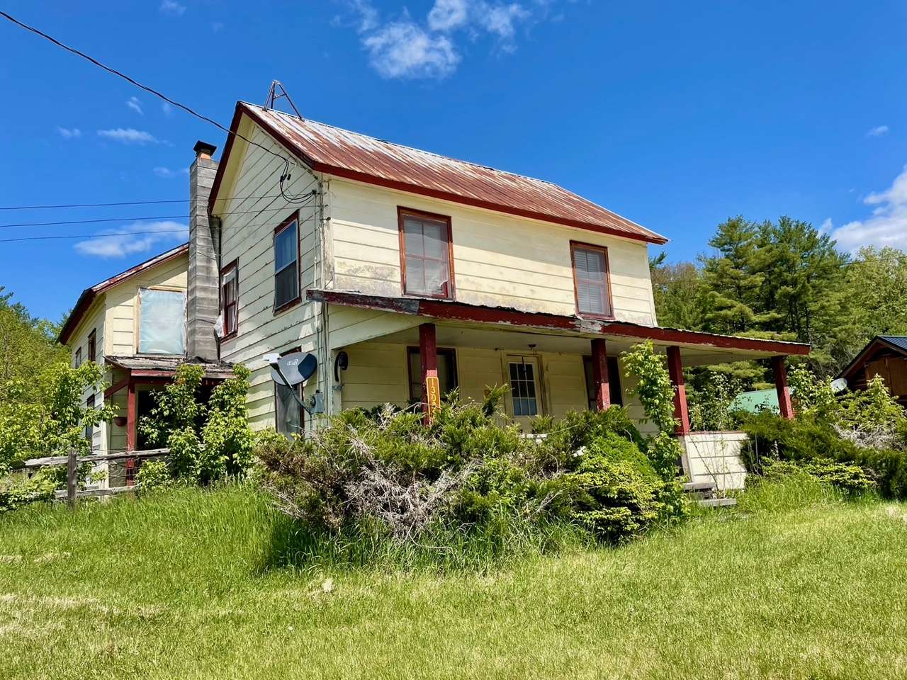 old boarded up house could be turned into affordable housing with rehabilitation efforts