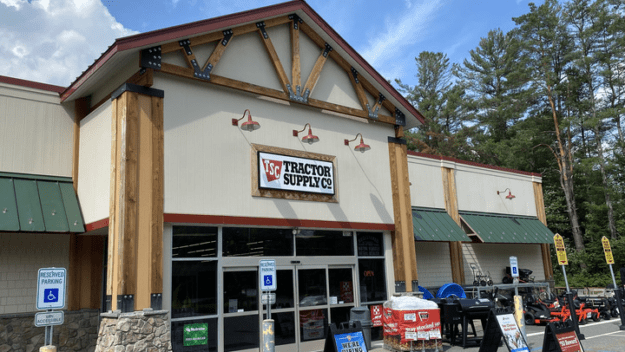 tractor supply store