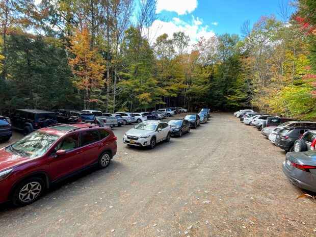 The Garden trailhead, filed to capacity on a fall weekday afternoon.